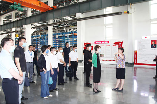 泉州市委常委、組織部部長盧秀萍一行蒞臨九洲集團(tuán)調(diào)研考察