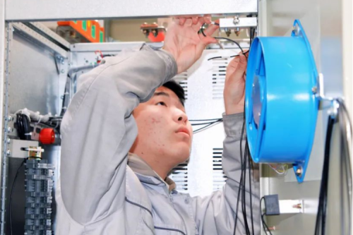 技能比武綻風(fēng)采，工匠精神耀九洲丨九洲集團(tuán)技能比武競(jìng)賽進(jìn)行中！