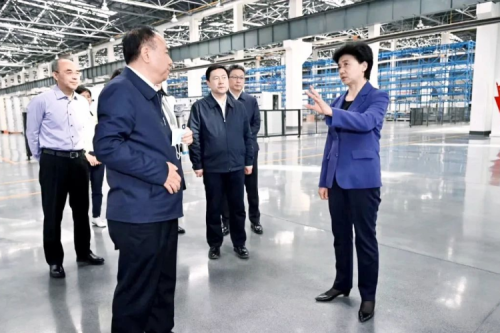 梁惠玲蒞臨九洲集團，深入包聯(lián)企業(yè)調研